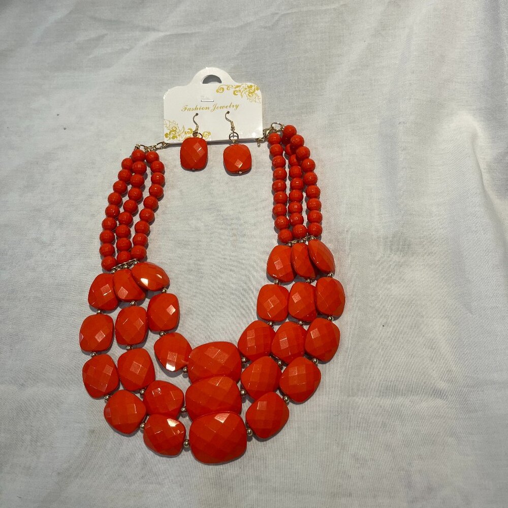 NWOT  Three Strand Acrylic Necklace & Earrings